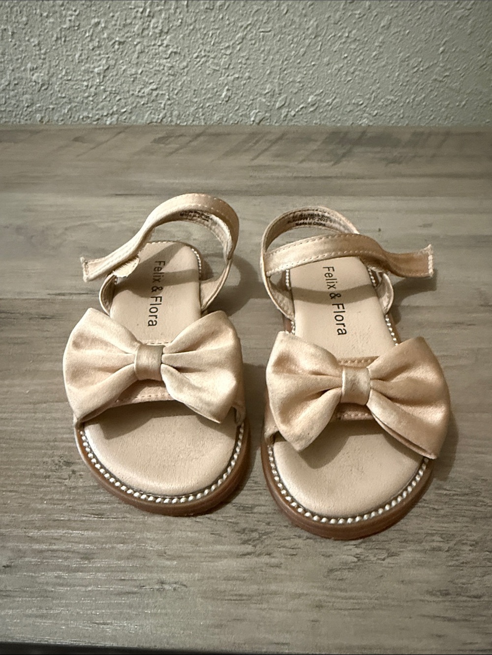 Girls' Cream Bow Sandals - Kids Shoes